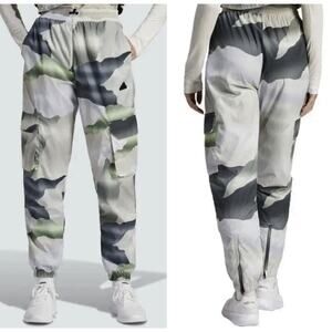Adidas Women Size Xs City Escape Training Cargo Camo Pants Legend Ivy Carbon